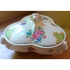 Vintage Japanese hand painted three-lobes-shaped lidded porcelain divided dish